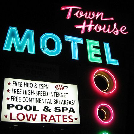 Town House Motel Lancaster Exterior foto